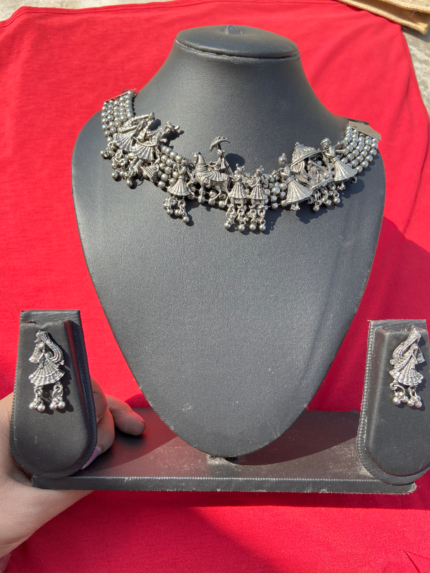 Oxidised Doli Choker Set