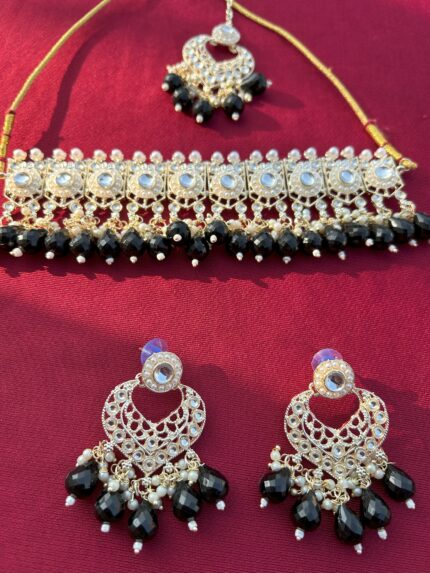 Kundan Set with mangtika - Black