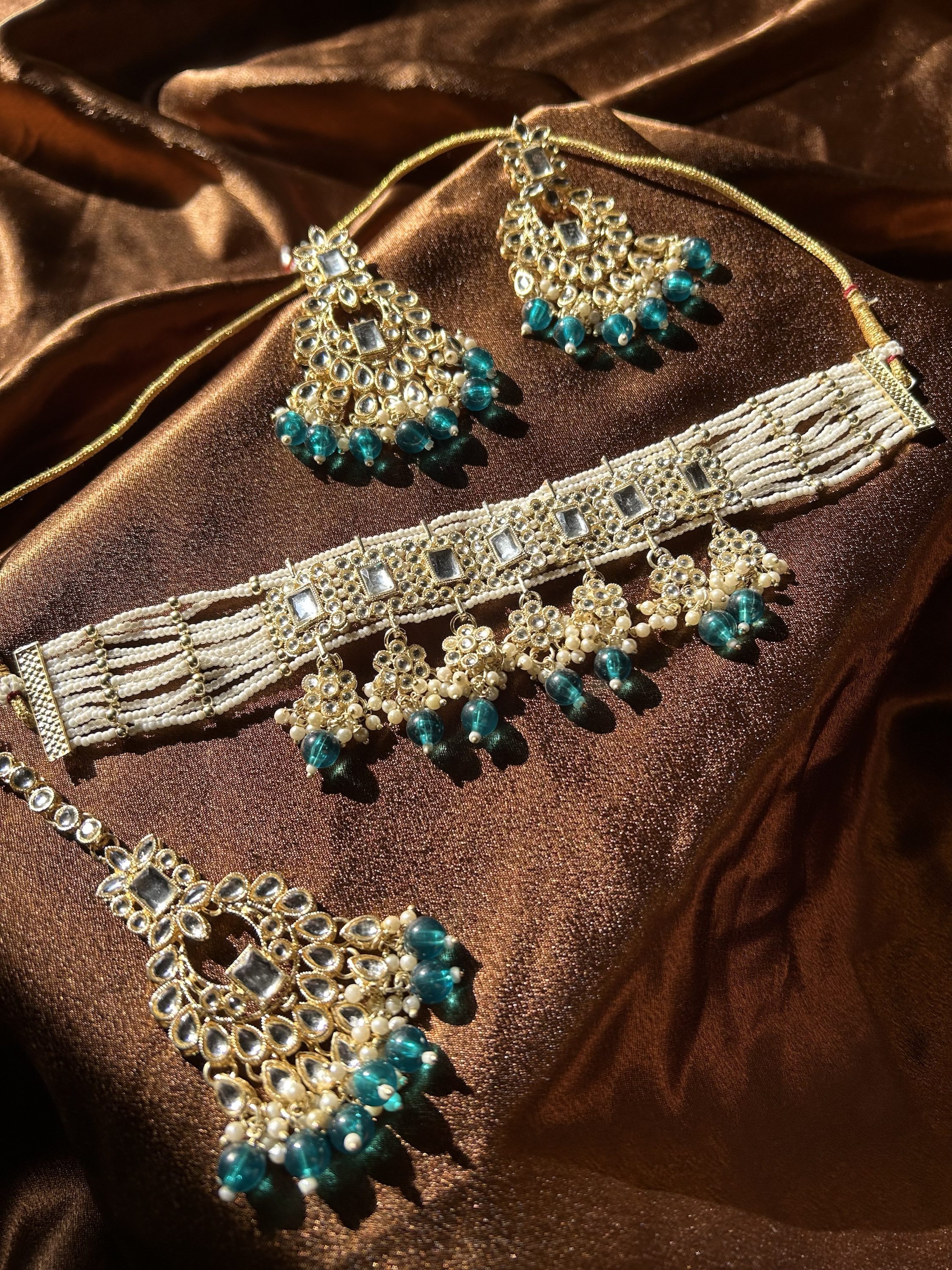 Beautiful Necklace Set With Mangtika - Green
