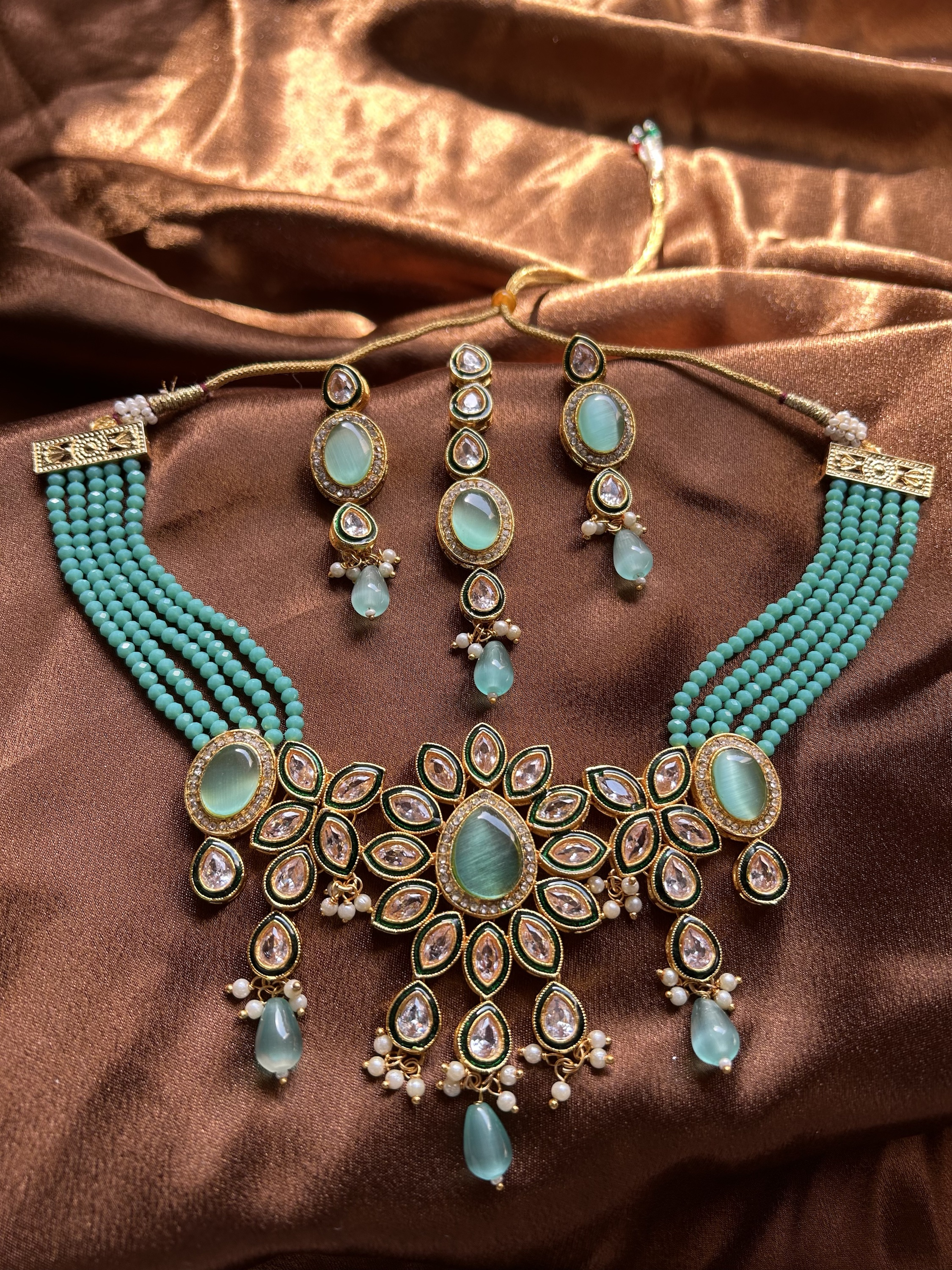 Kundan Flower Choker Set With Mangtika - blue