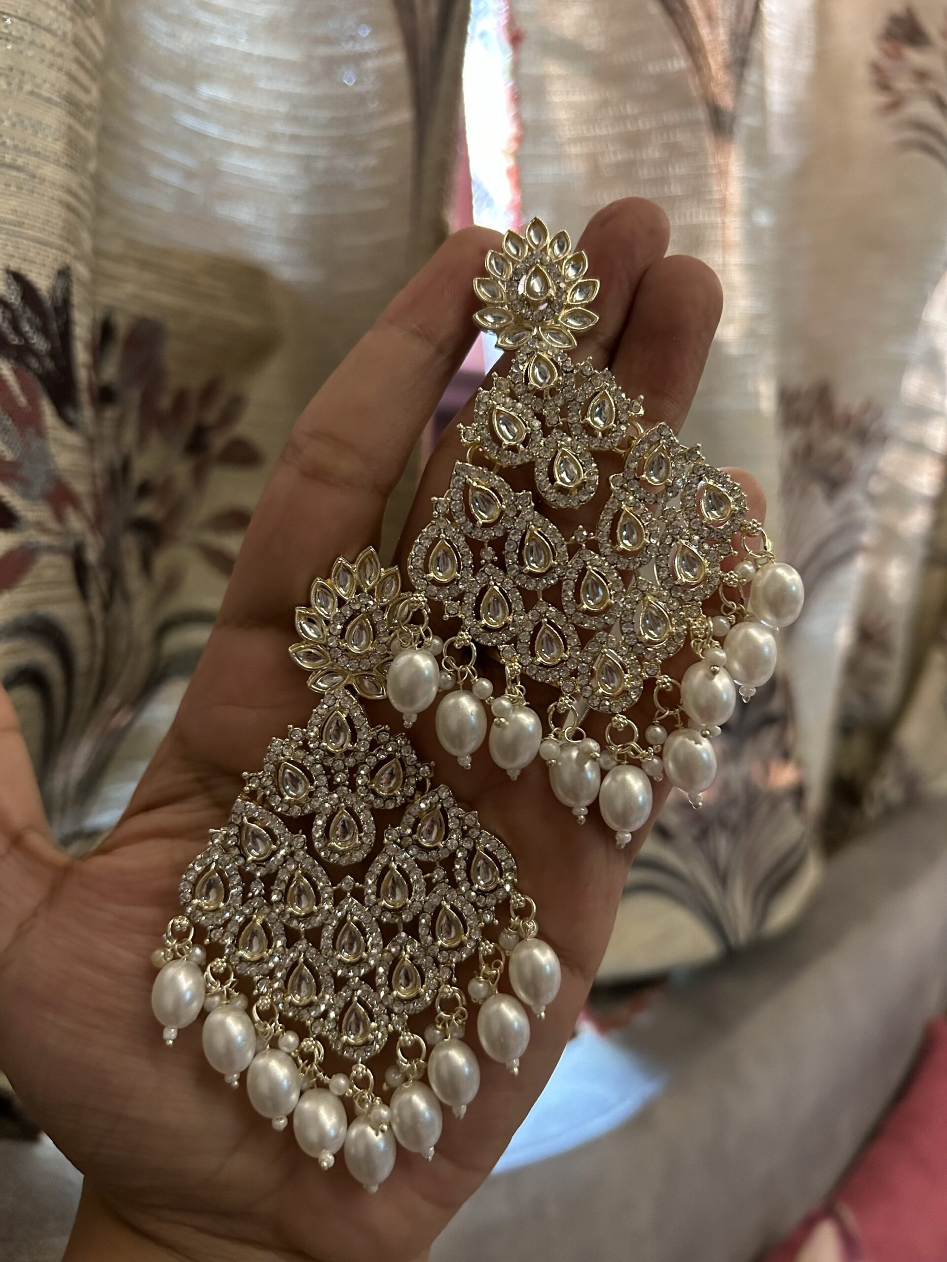 Noor earrings - white