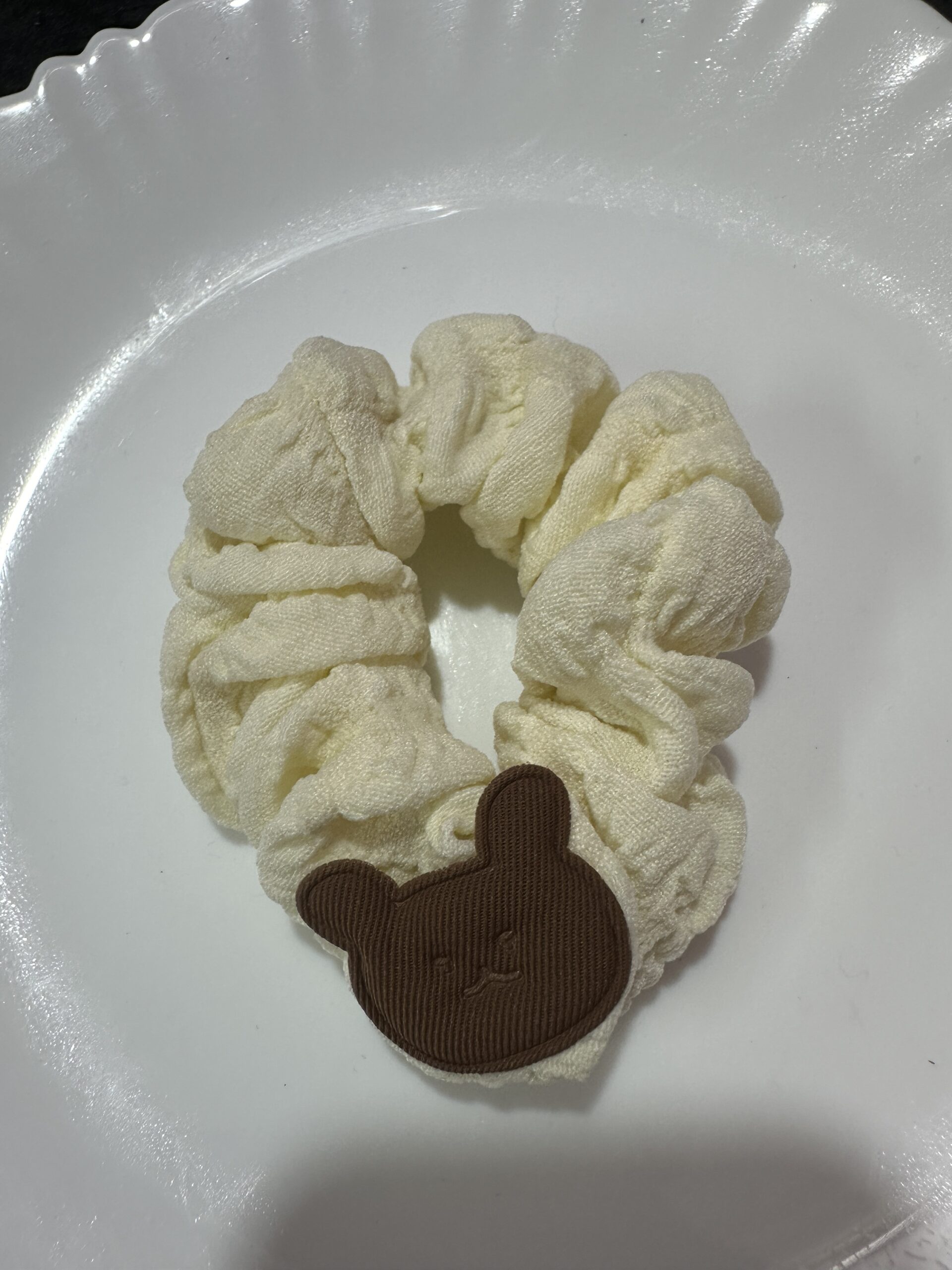 Cream Scrunhie
