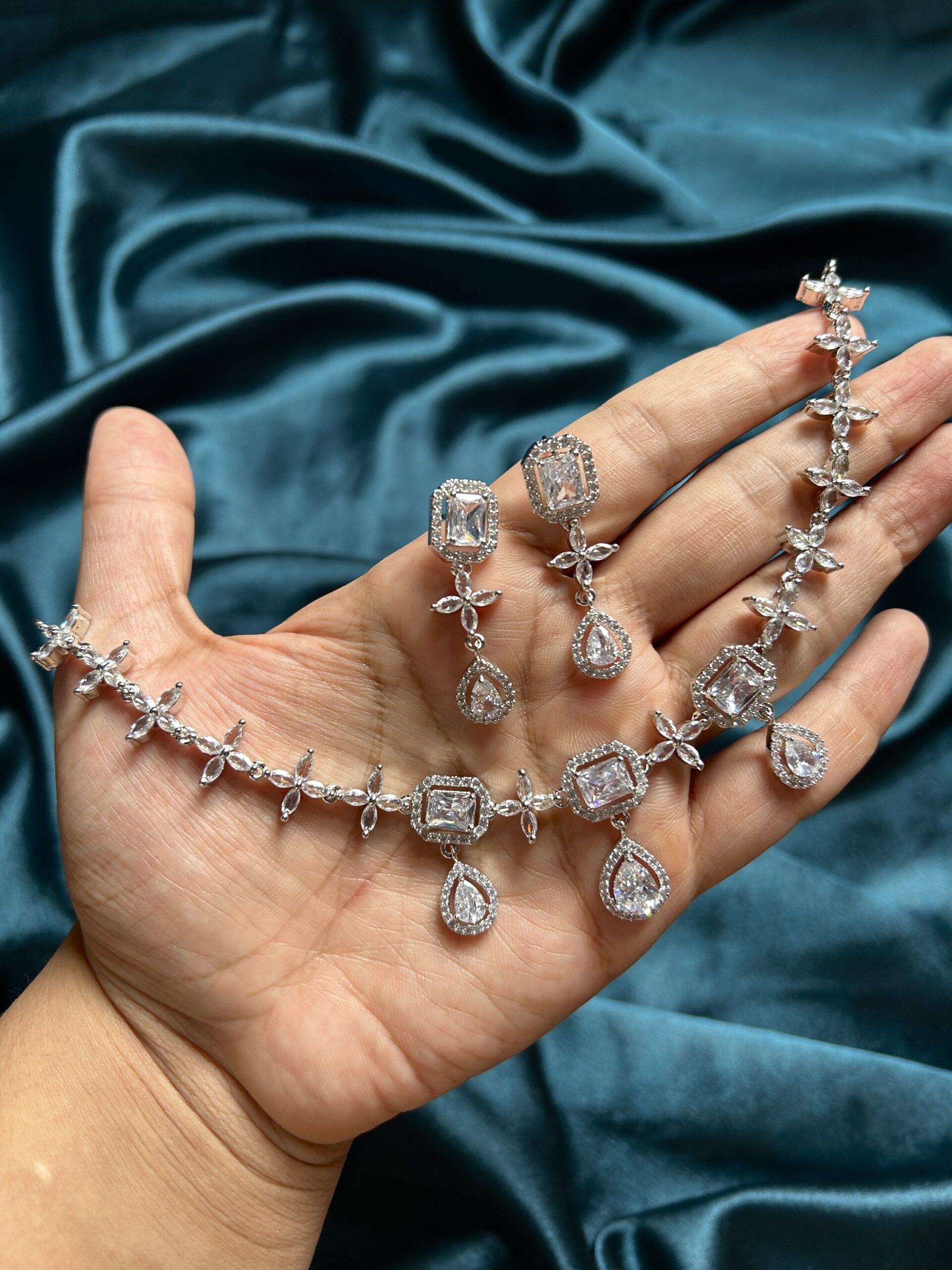 Lily AD Neckset - Silver