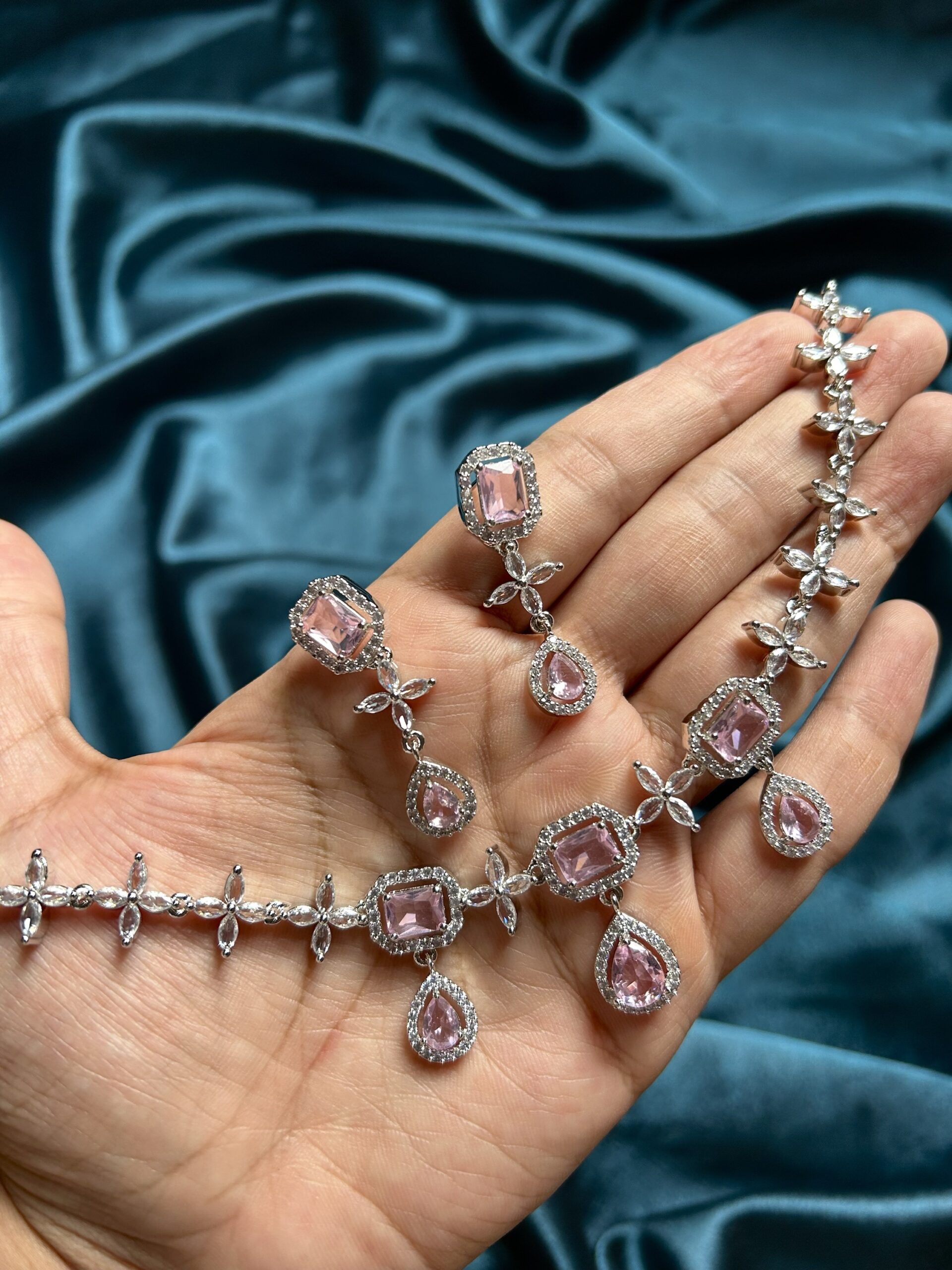 Lily AD Neckset - Blush Pink