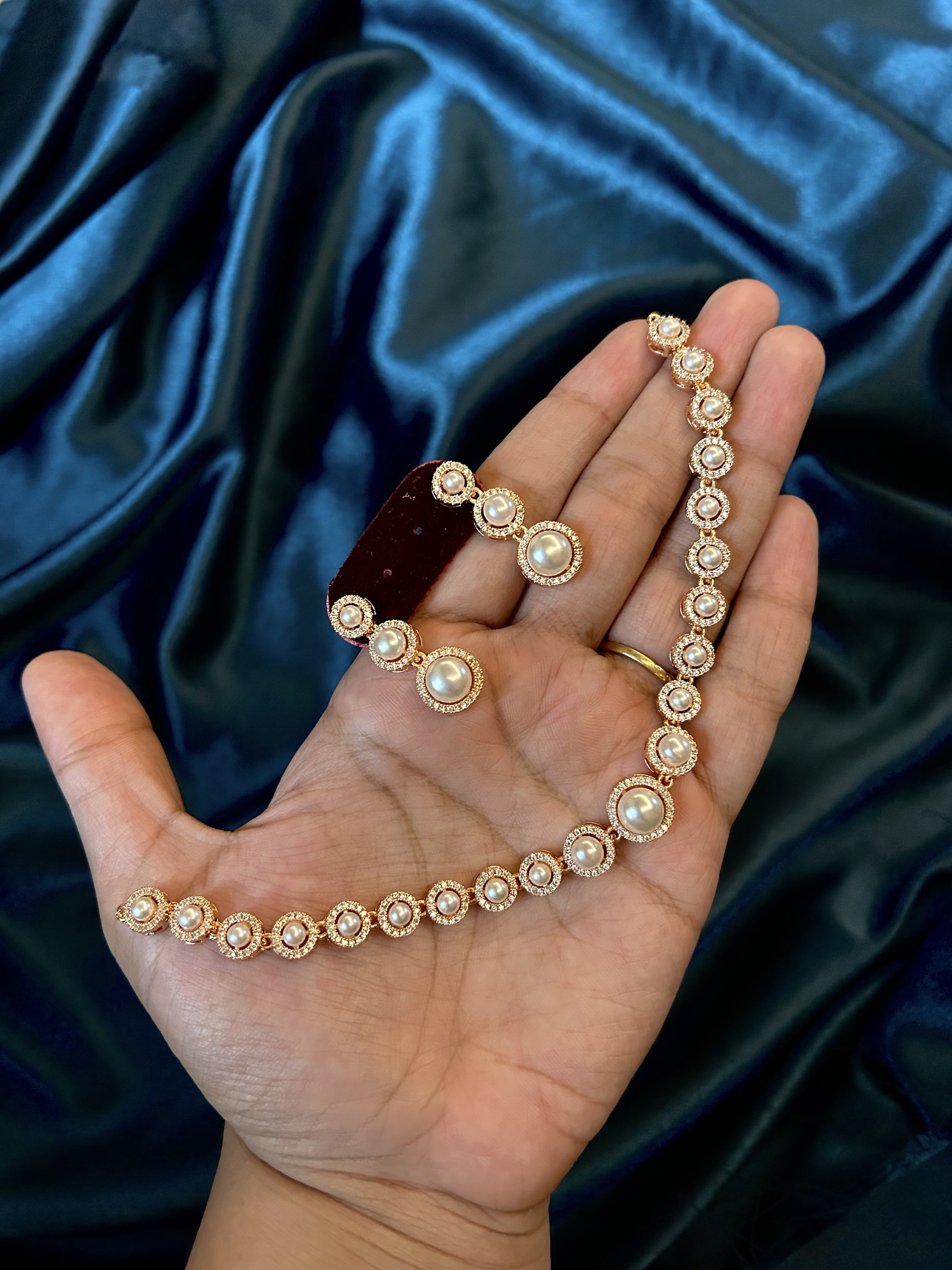 DC AD Pearl Neckset
