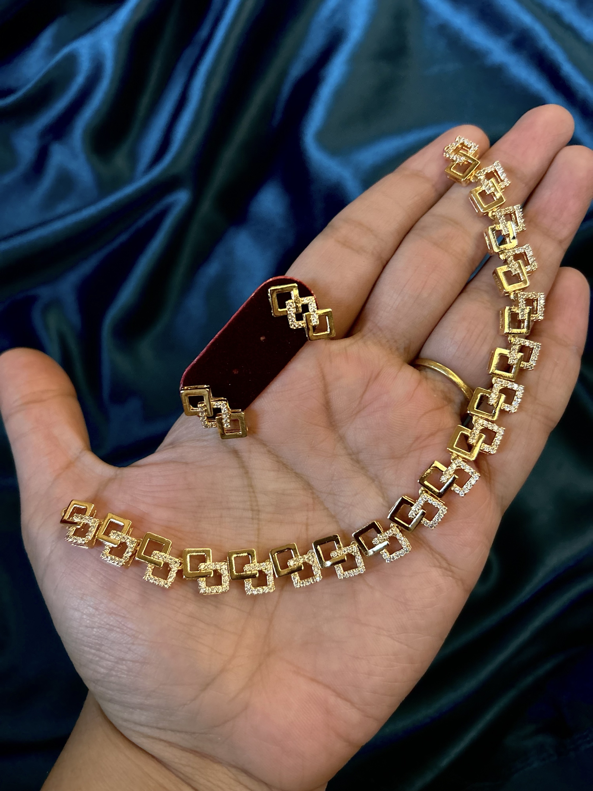 DC AD Square Necklace Set