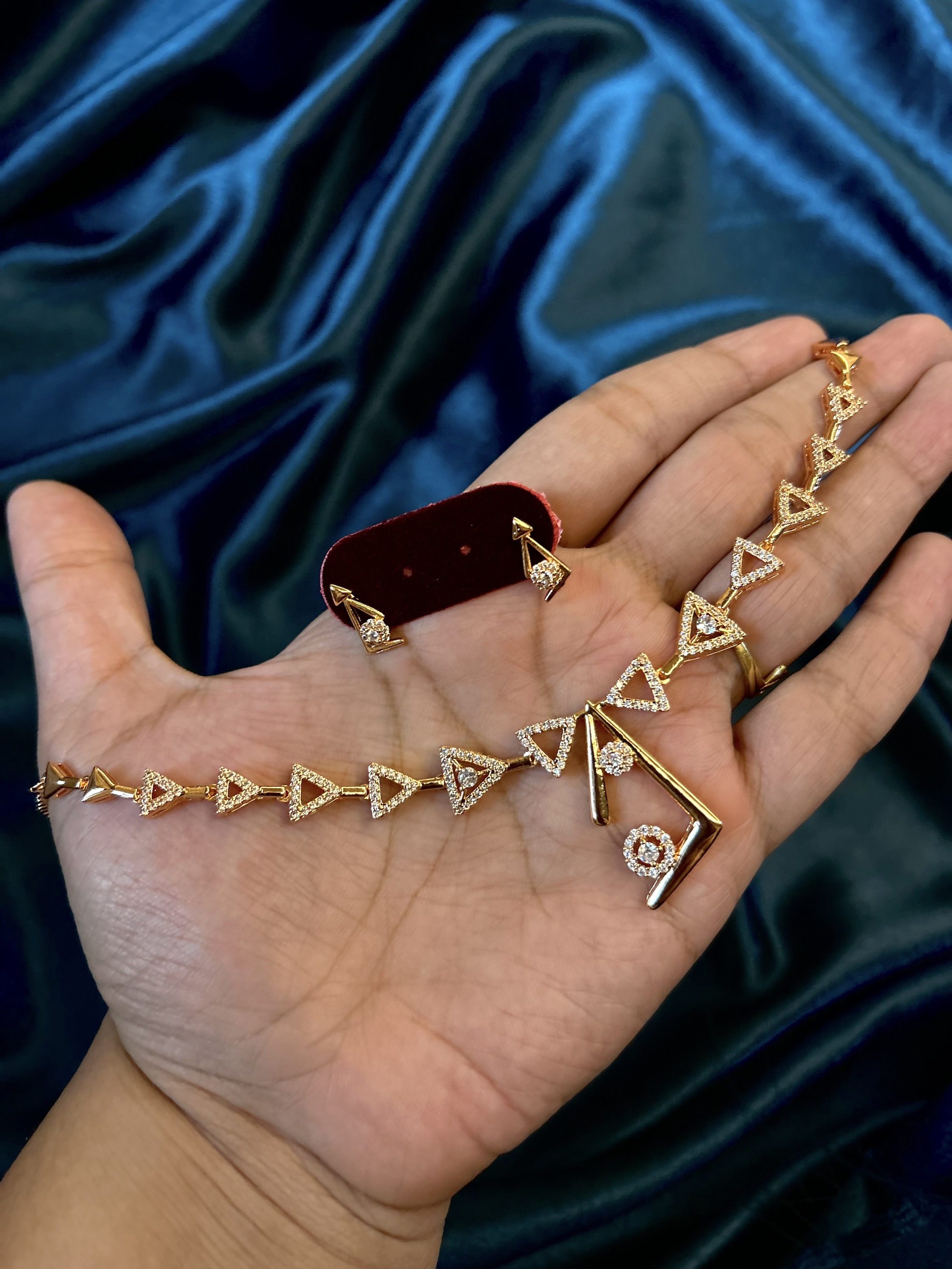 DC AD Tri Necklace Set