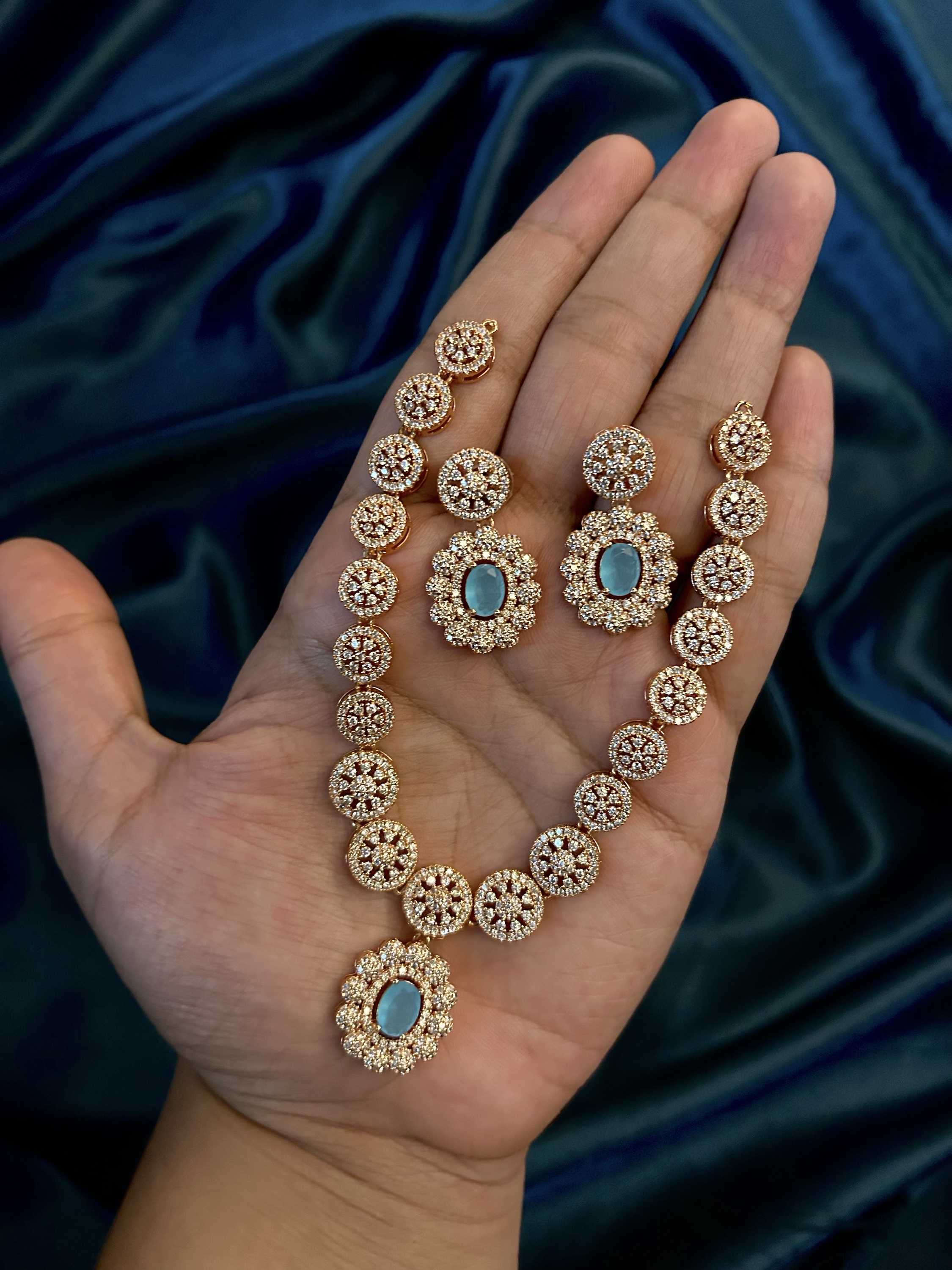 DC AD Blue Neckset