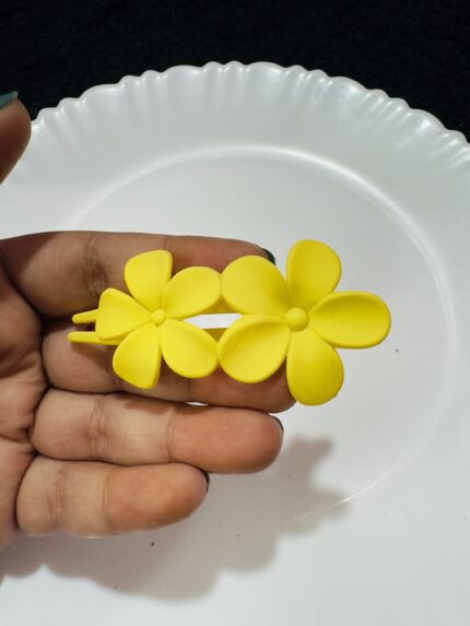 Flower Pin - Yellow
