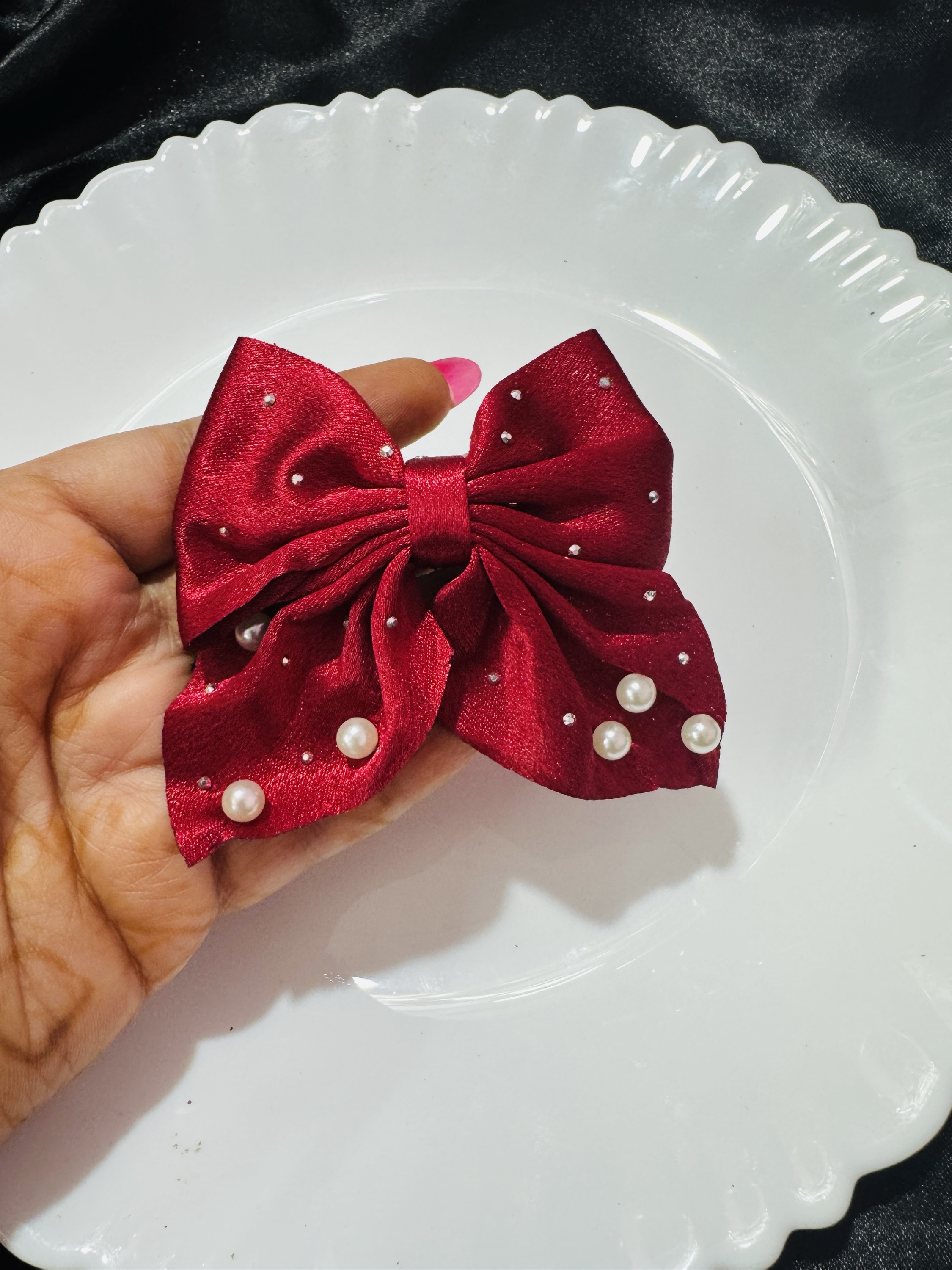 Bow Pearl Pin - Maroon