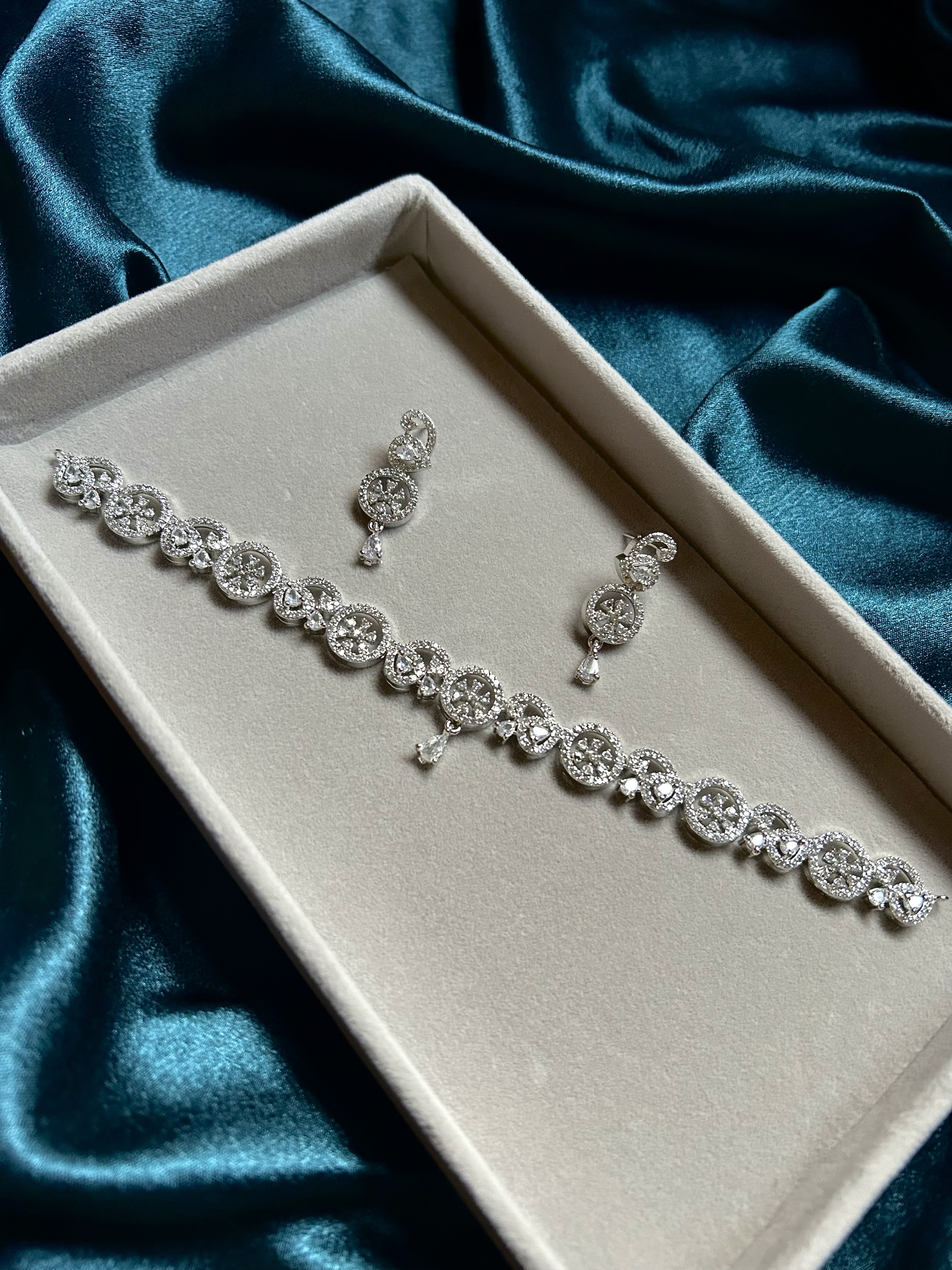 AD Silver Necklace Set