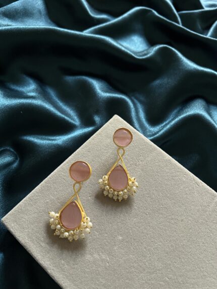 Brass Monalisa Earrings - Pink