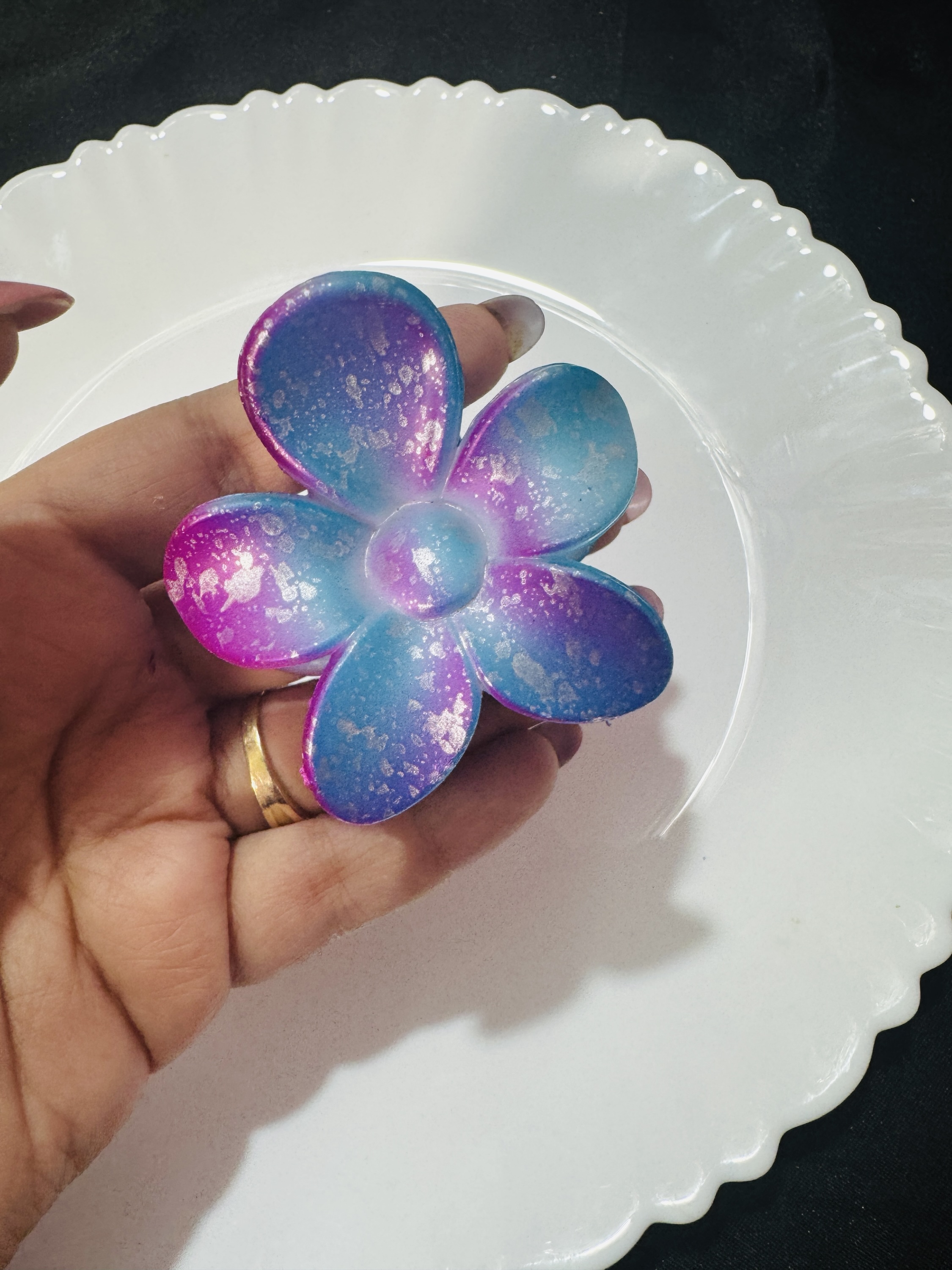 Flower Clutchure = Pink Blue