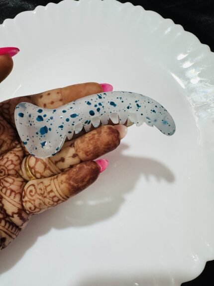 Banana Clip - White Blue