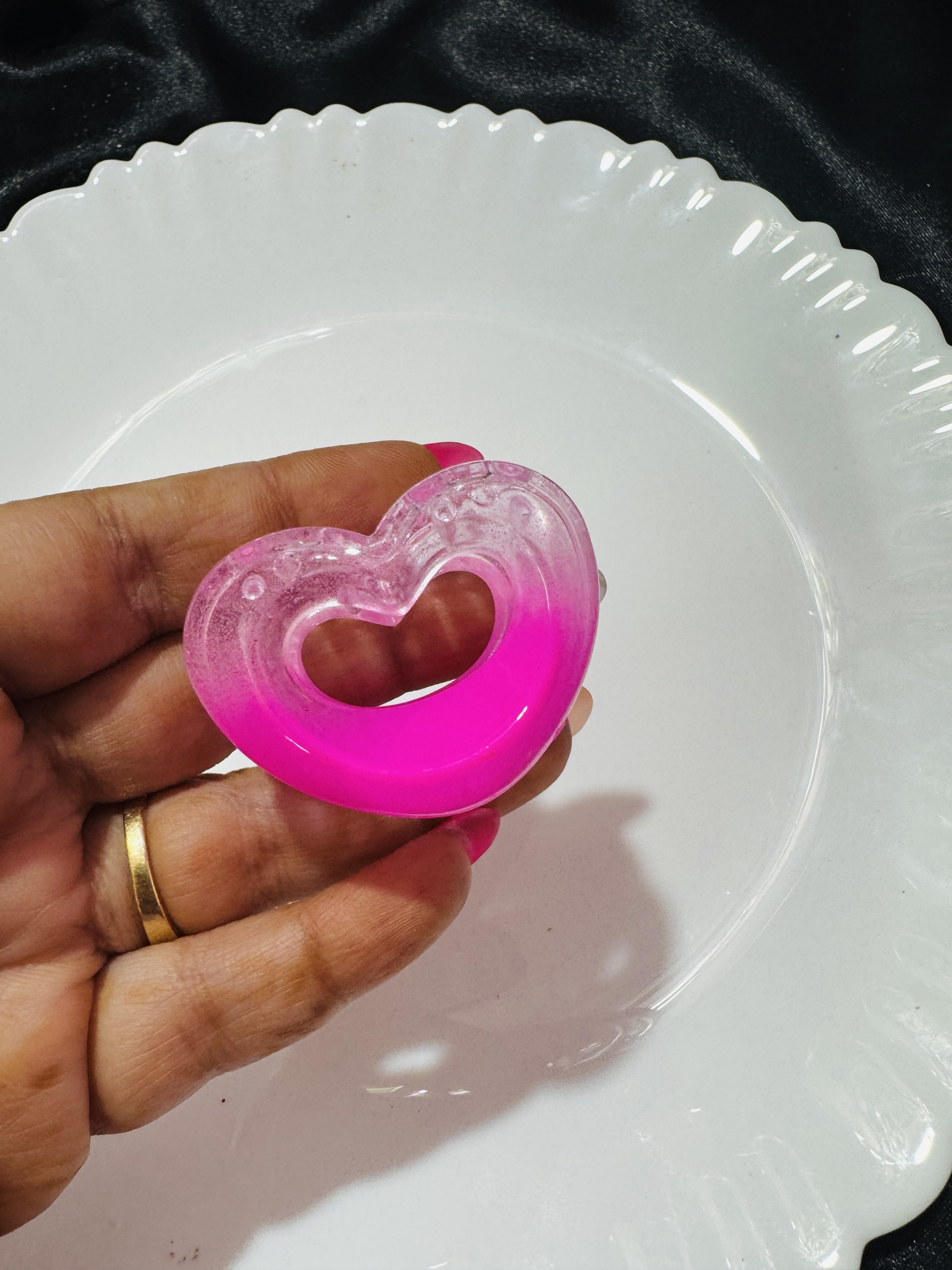 Heart Clutchure - Pink