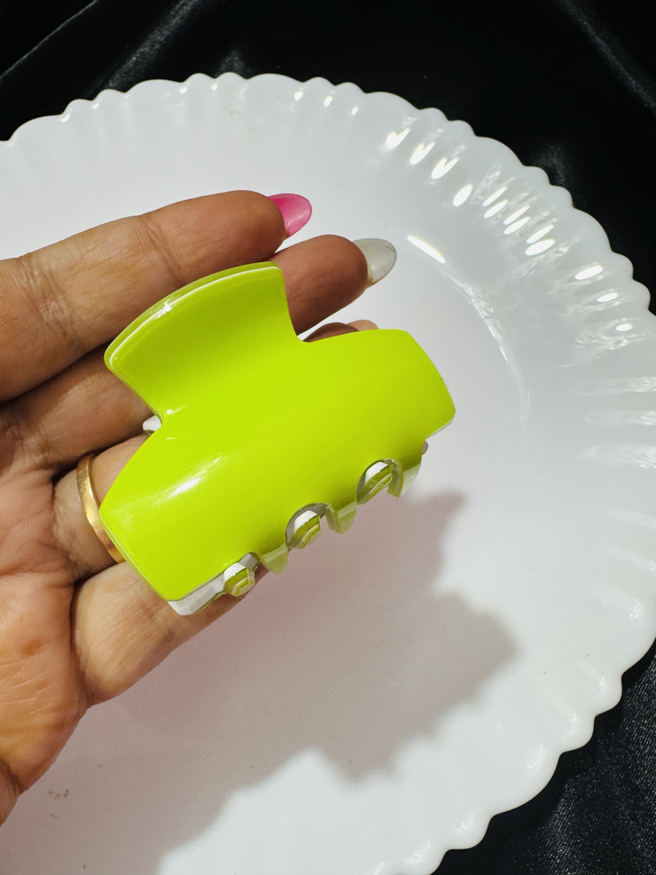 Parrot Green Clutchure