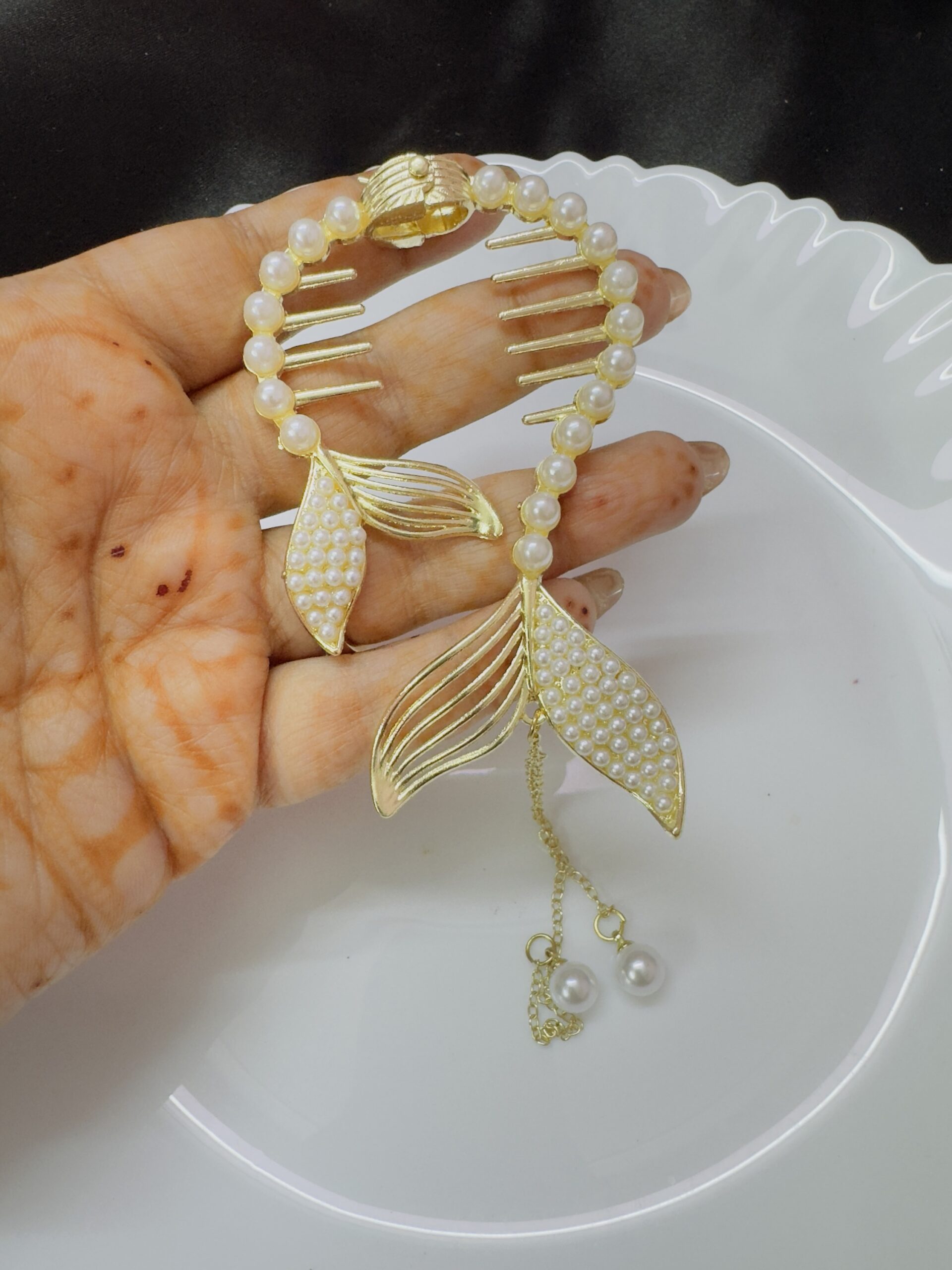 Metal Juda Clip With Pearls