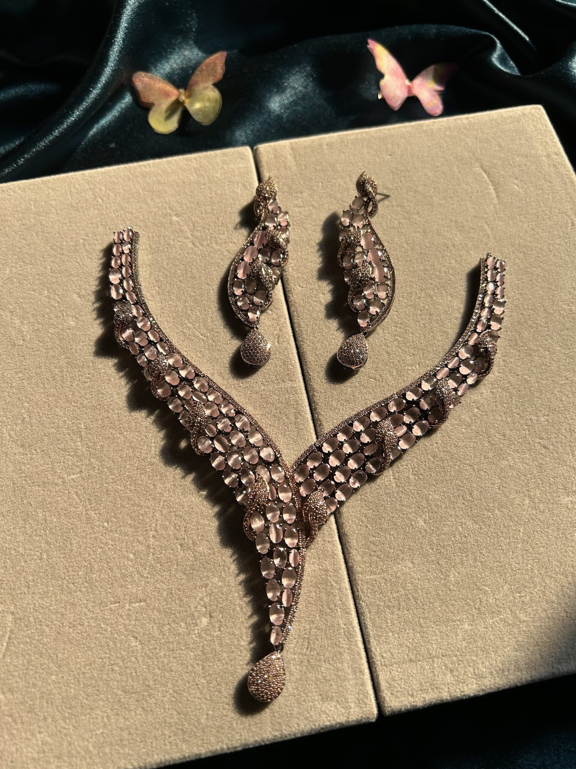AD Necklace Set in Victorian Polish - Lavender