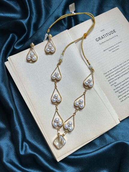 Pearl & Stone Necklace Set With Earrings