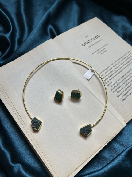 Brass Druzy Stone Hasli With Studs - Green