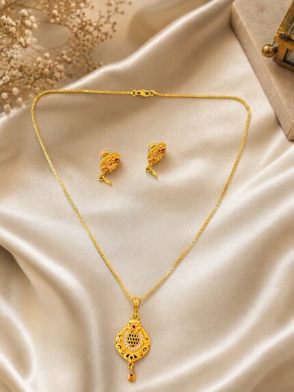 Daily Wear Chain Pendant Set With Earrings