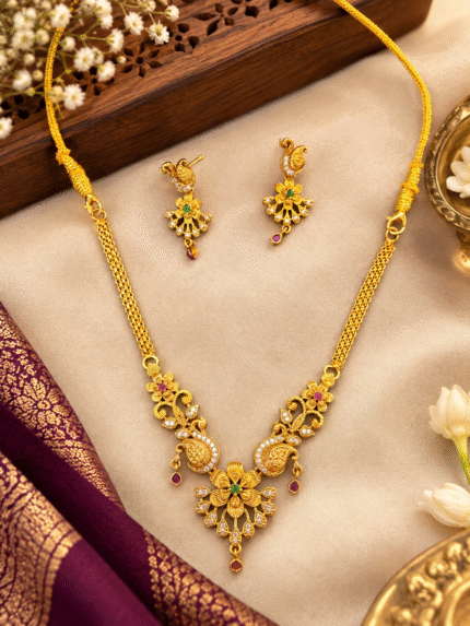 Amora Polish Necklace Set With Earrings