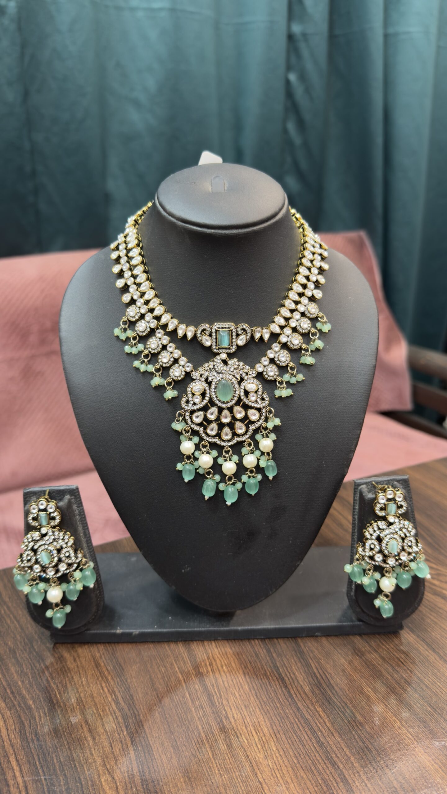 Mint Glowy Set