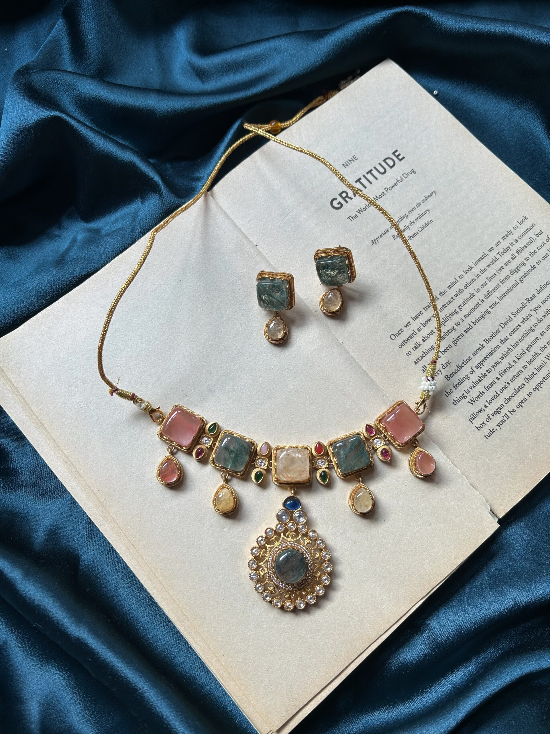 Real Gemstone With Polki Necklace Set With Earrings – Multi